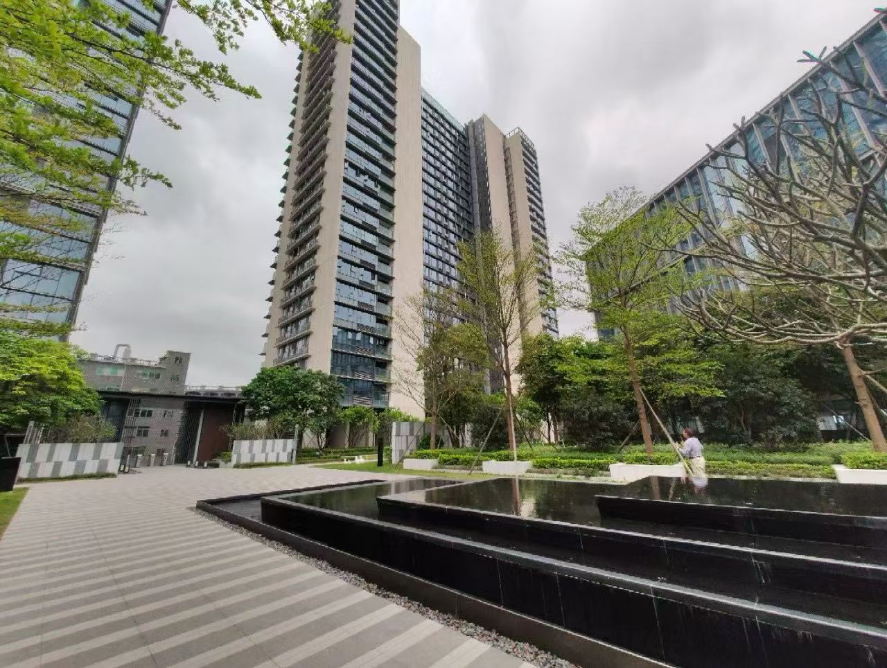 龙华新区精装三房总价63.8万,园林小区,相当于6500一平,精装现楼,领包入住