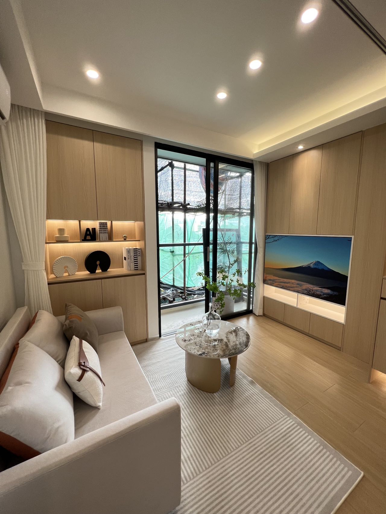 宝安兴东豪丽华庭,兴东地铁口300米,总价98万/套起,精装交楼!