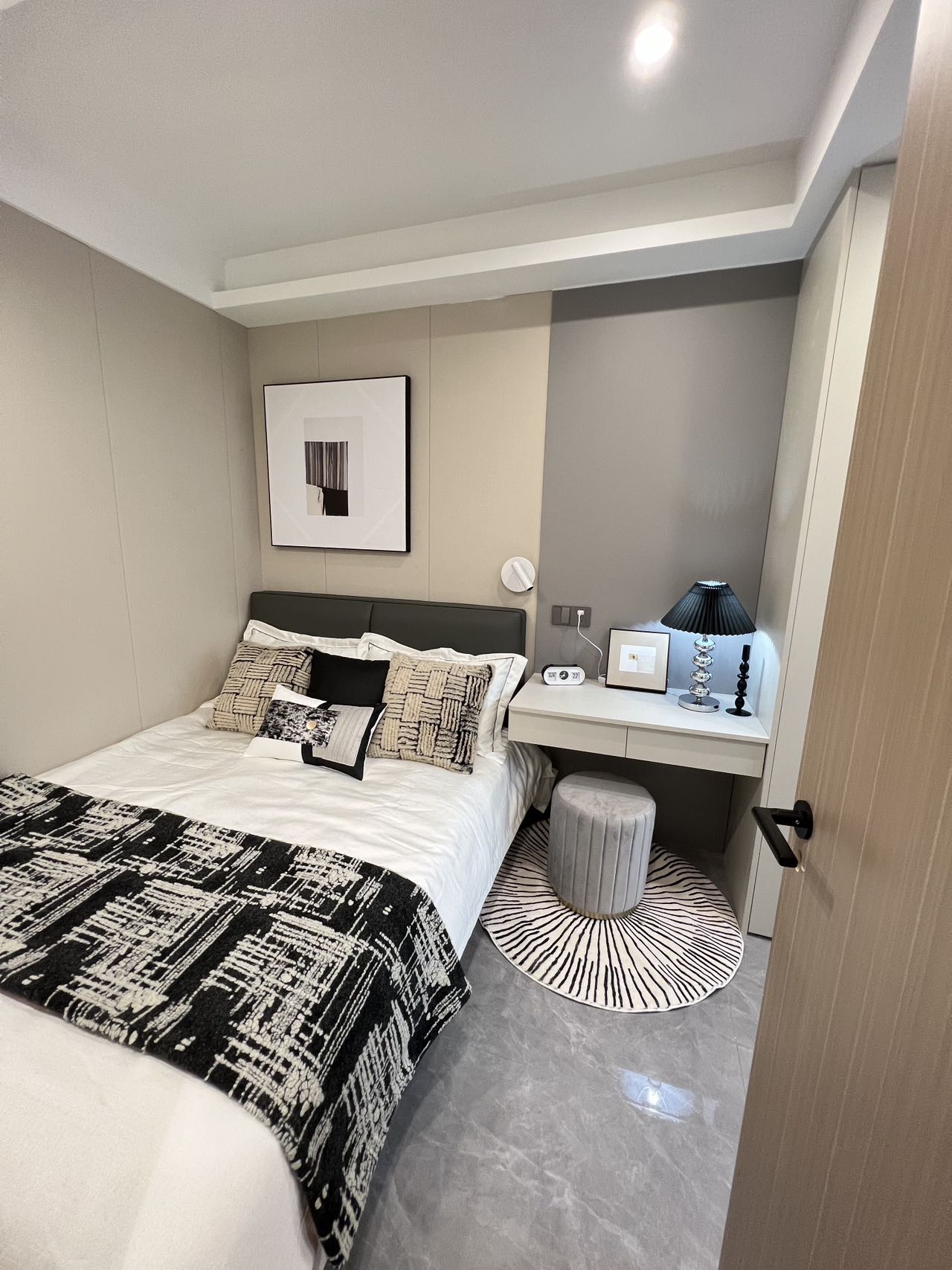 宝安兴东豪丽华庭,兴东地铁口300米,总价98万/套起,精装交楼!