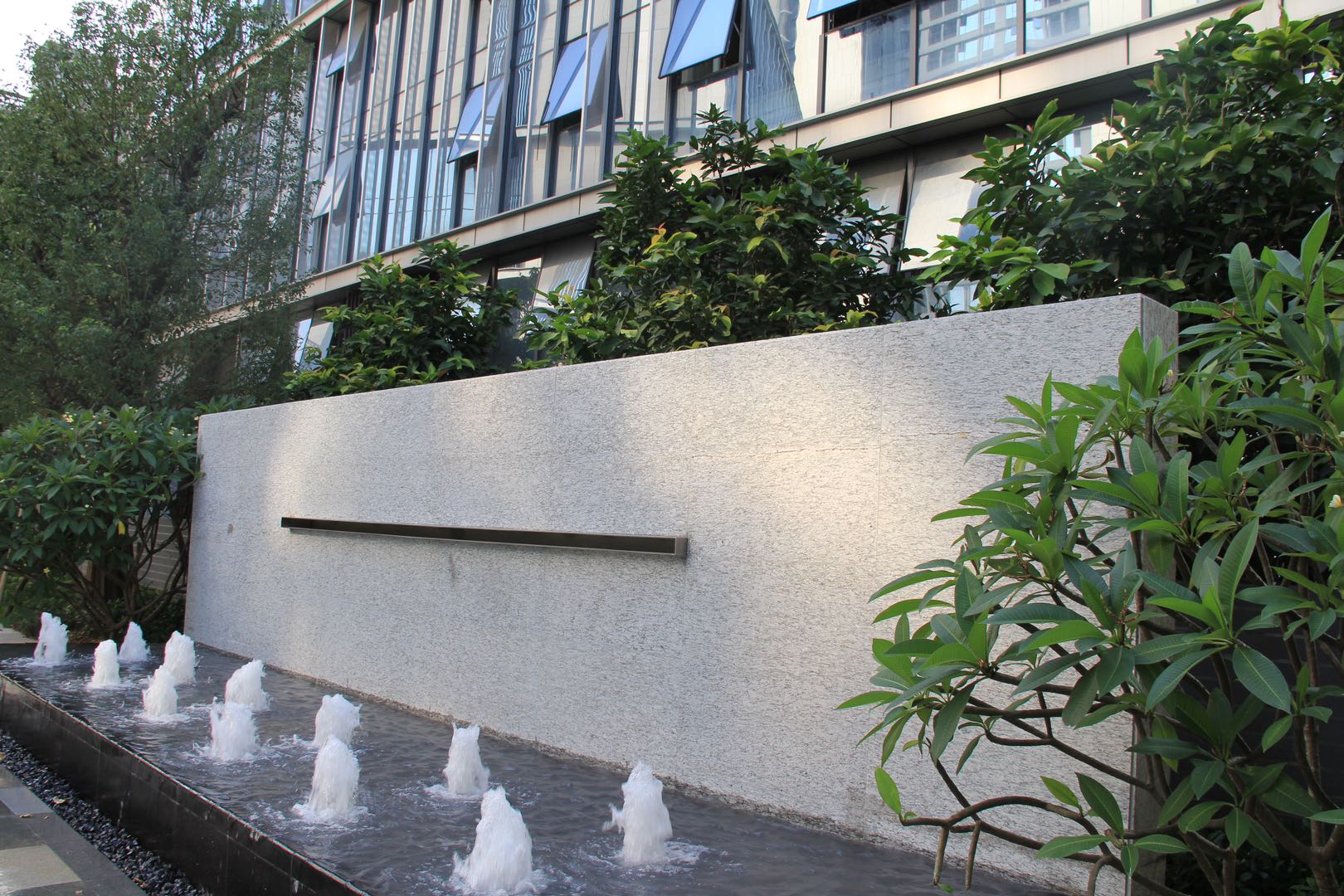 龙华九栋花园小区,首付3-5成  可分期十年 均价1.25万-1.35万/㎡