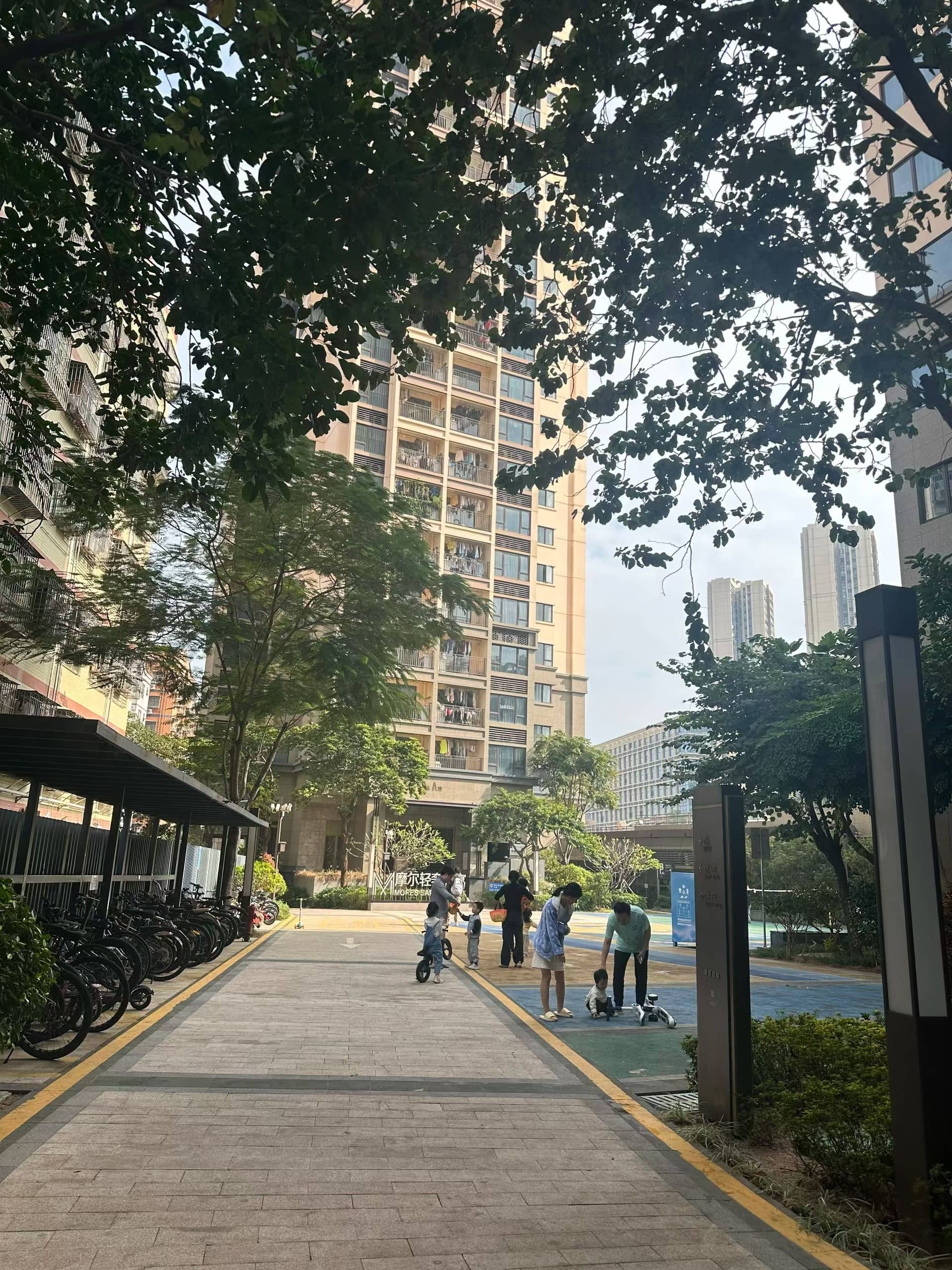 坂田豪宅楼盘花园社区地铁口华为站、雪象站600米 分期5到7年!