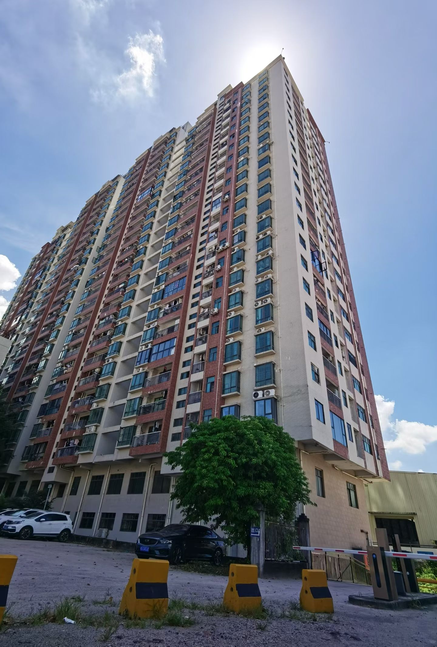 龙华四栋统建楼华为核心区民水民电 通燃气,可落户,全景阳台