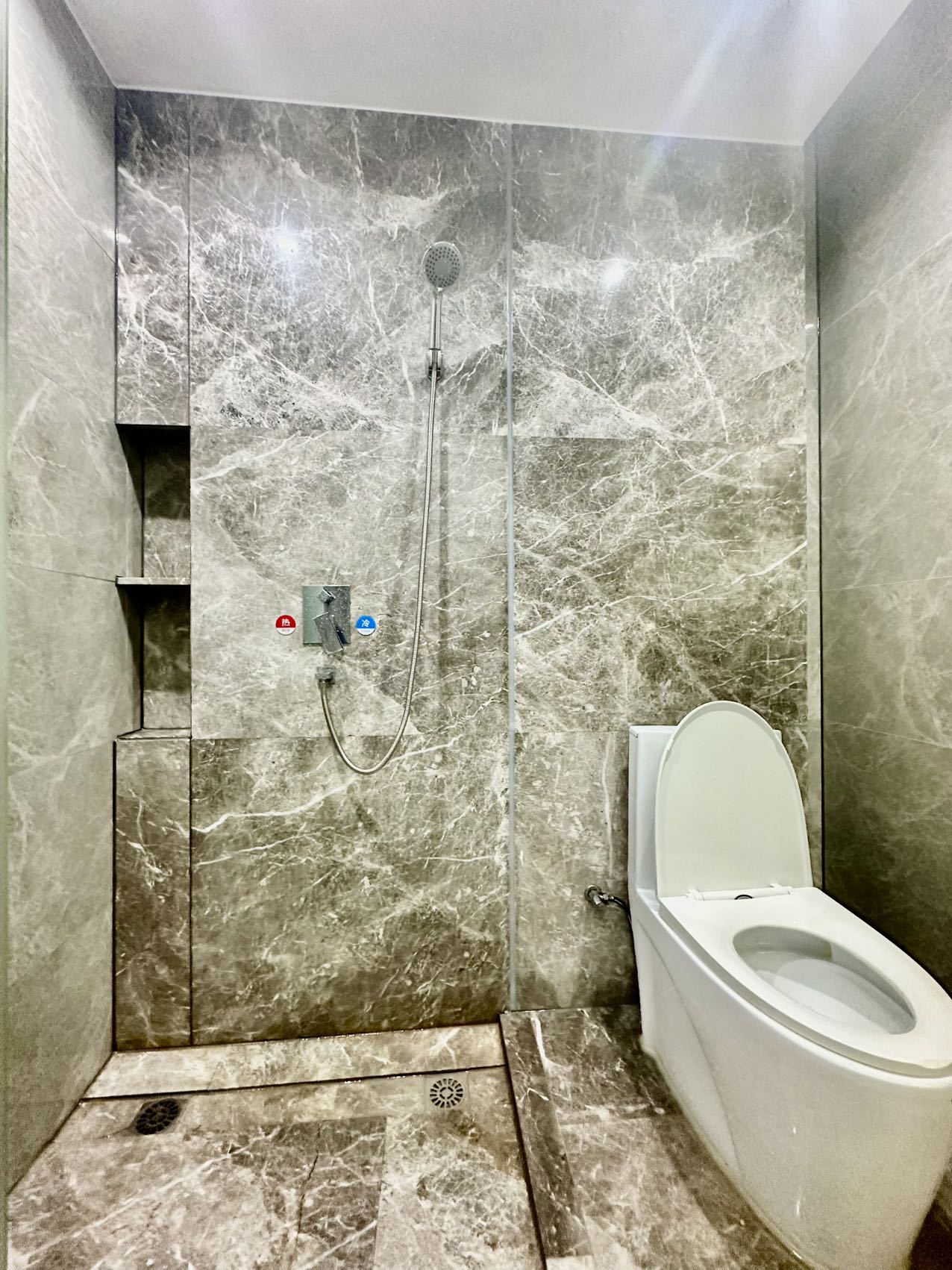 龙华统建楼四栋围合式小区自带地下停车位一手开发商建房合同，可落深户，带同胜博雅双学区