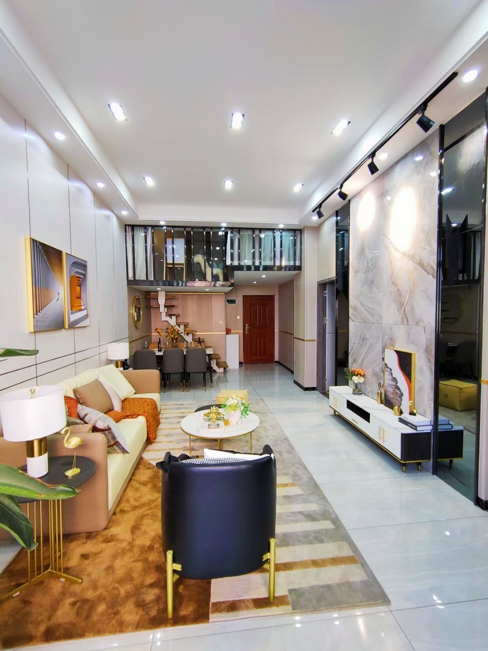 石岩统建楼,首付五成分期3-5年3栋花园,自带大型停车场可落户口，通天然气