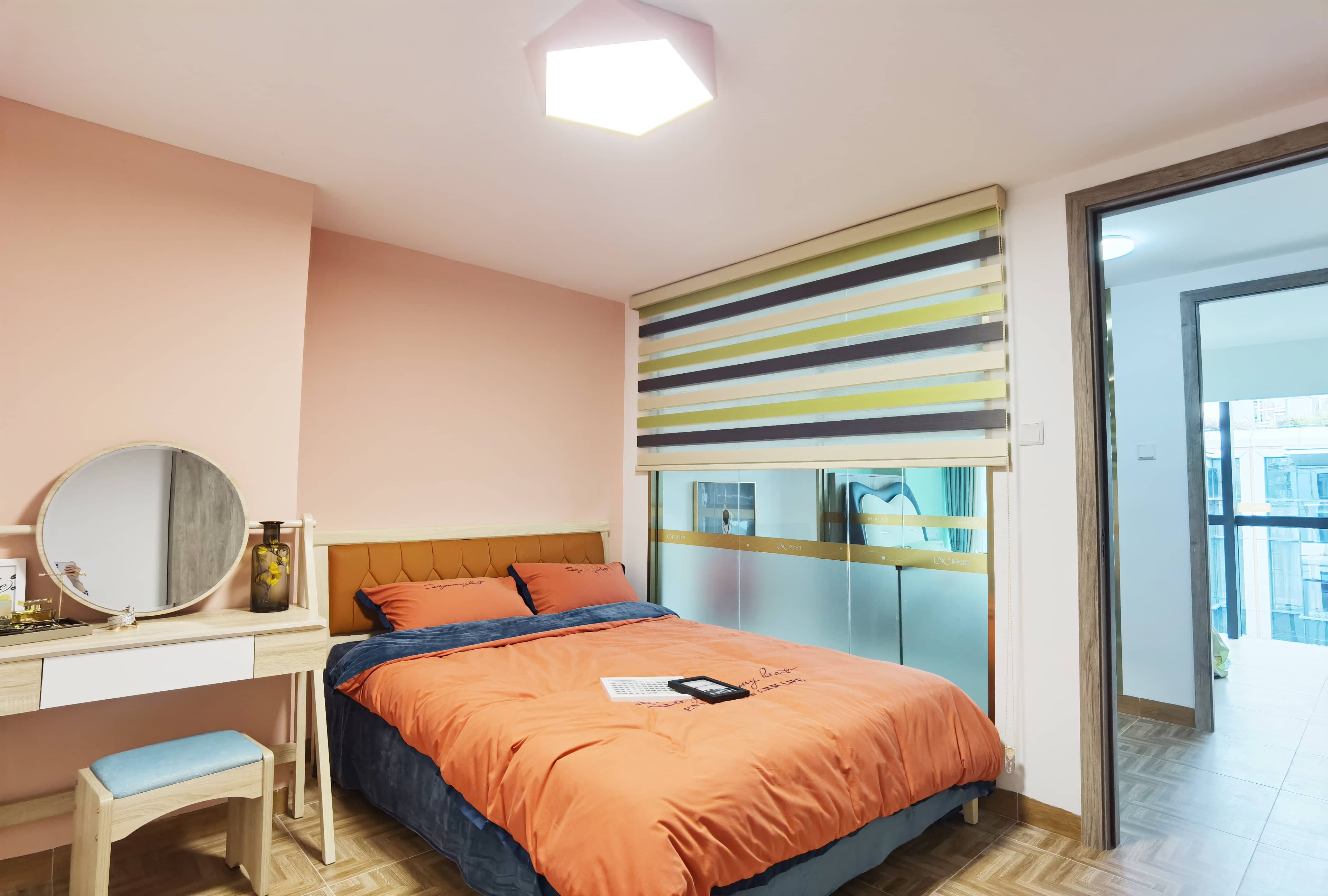 平湖万达天虹旁复式1-3房公寓61-95万带约2万㎡特色商业配套