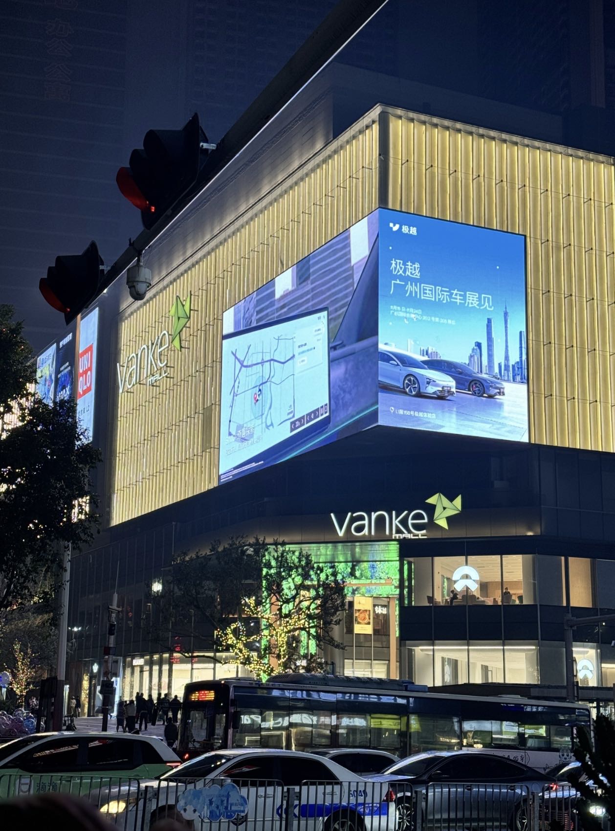 坂田北站双地铁口总价17.8万/套起带精装修交楼