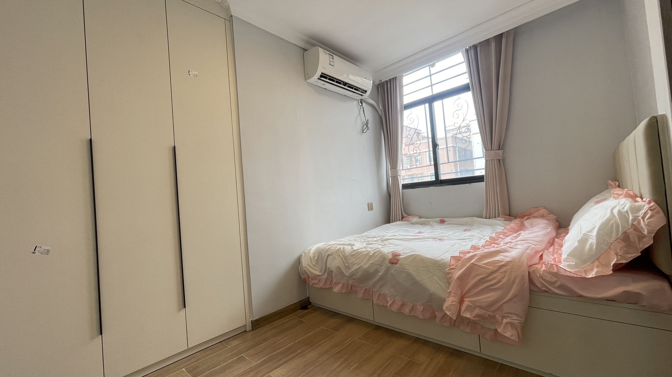 光明凤凰城核心区域双地铁口双商业街总价29.8万起带精装修分期3-5年