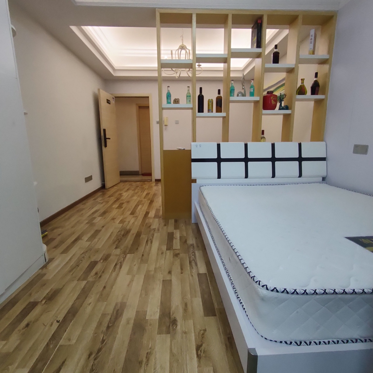 光明中山大学,纯地铁口物业总价26.8万带租约1500-1800元/月