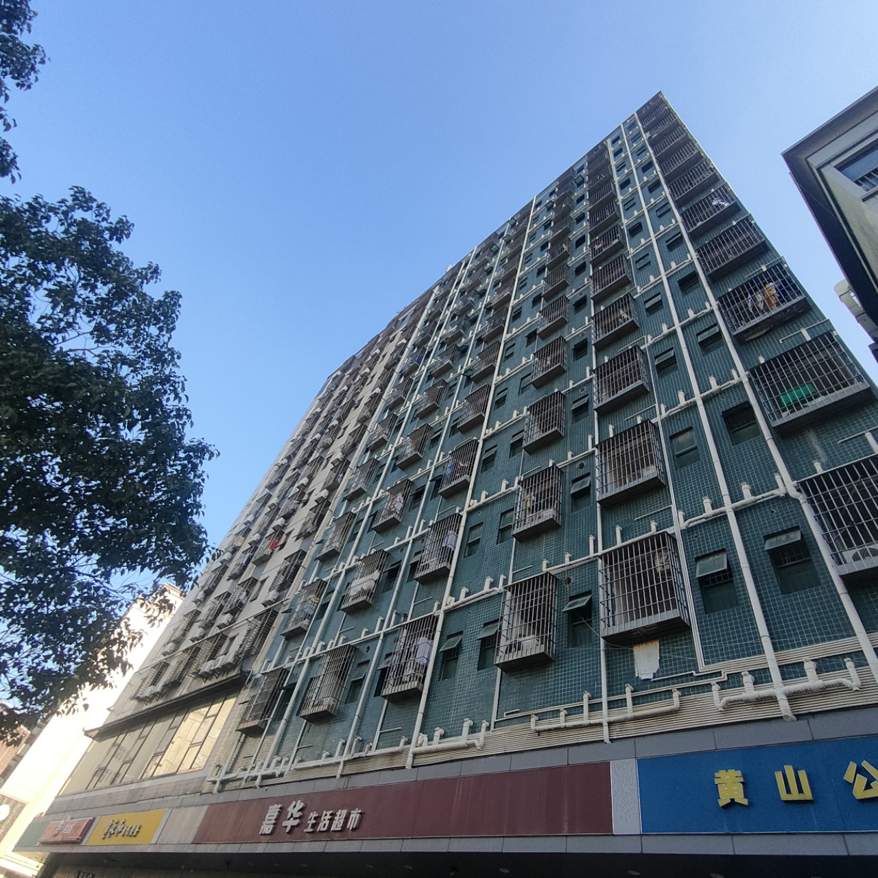 光明中山大学,纯地铁口物业总价26.8万带租约1500-1800元/月