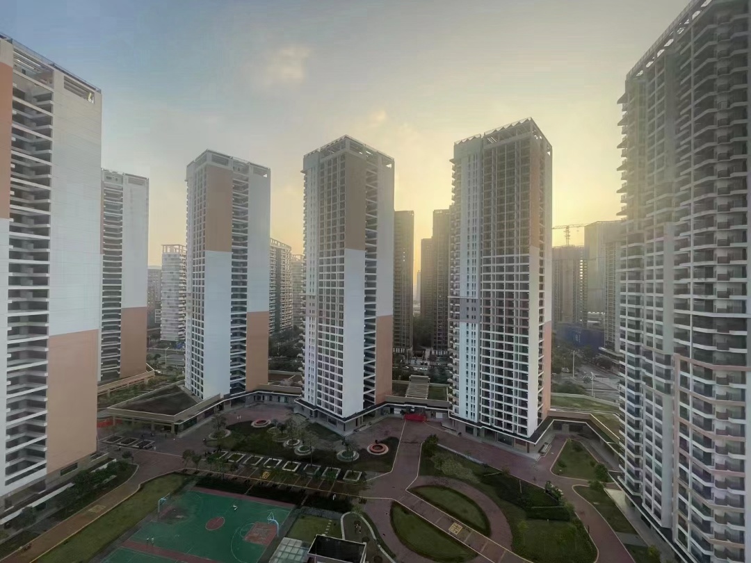 光明区凤凰14栋大花园社区1.4万/平米起民水民电带燃气