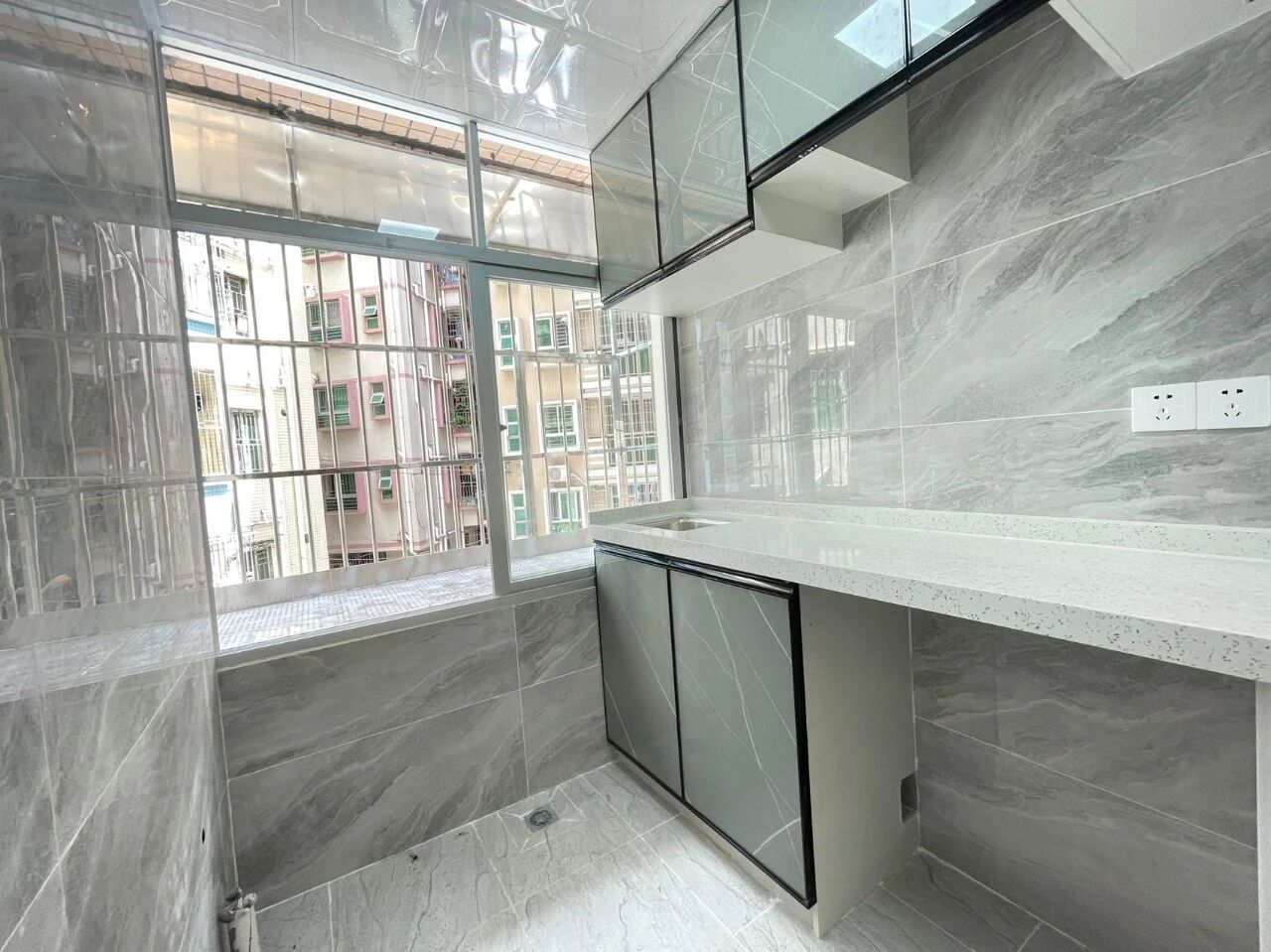 坂田五和地铁站精装二房总价56.8万/套起租金约3500元/月