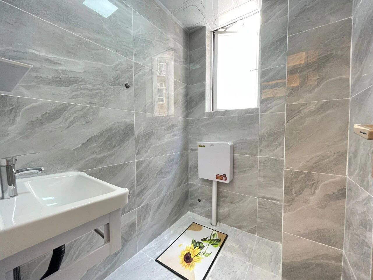 坂田五和地铁站精装二房总价56.8万/套起租金约3500元/月