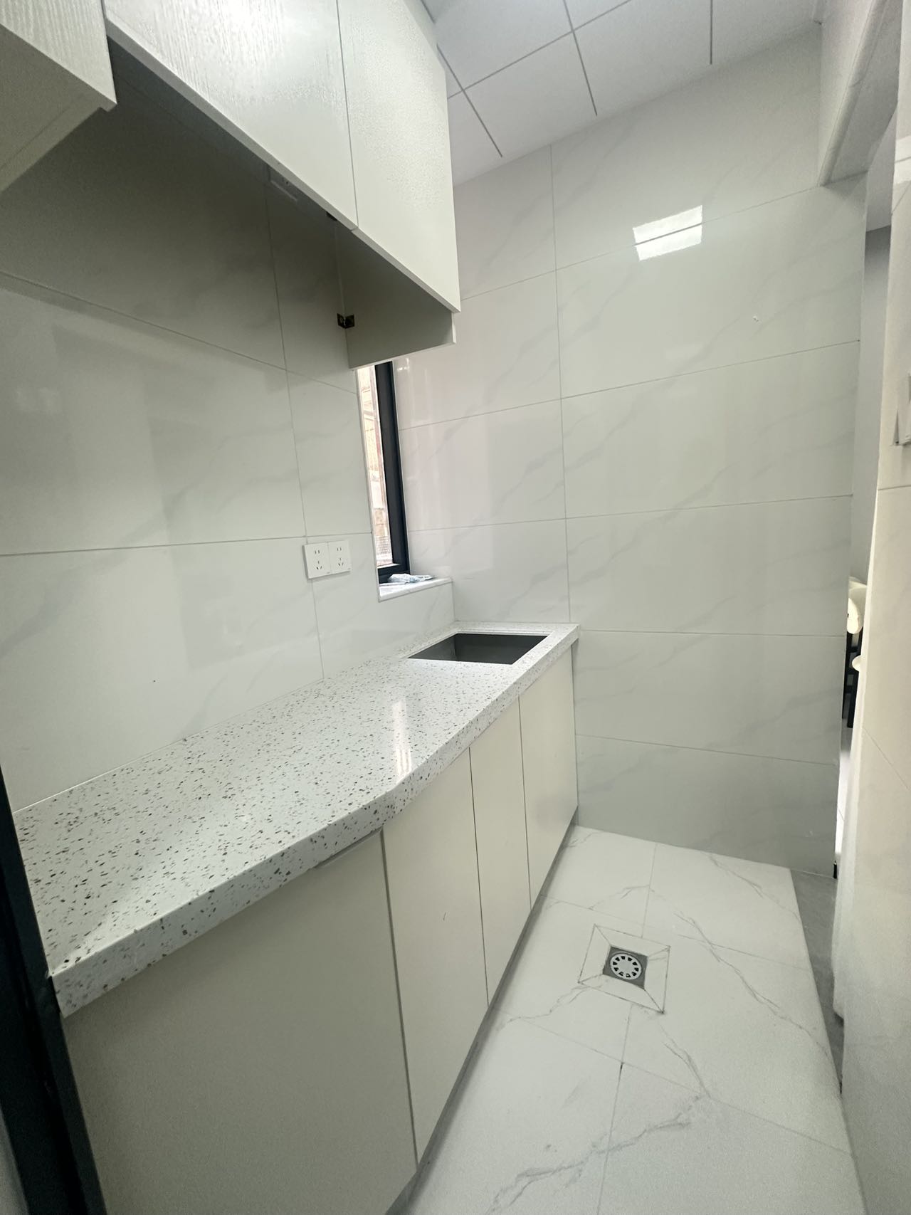 罗湖莲塘新盘地铁2/8/24号线200米总价36.8万起