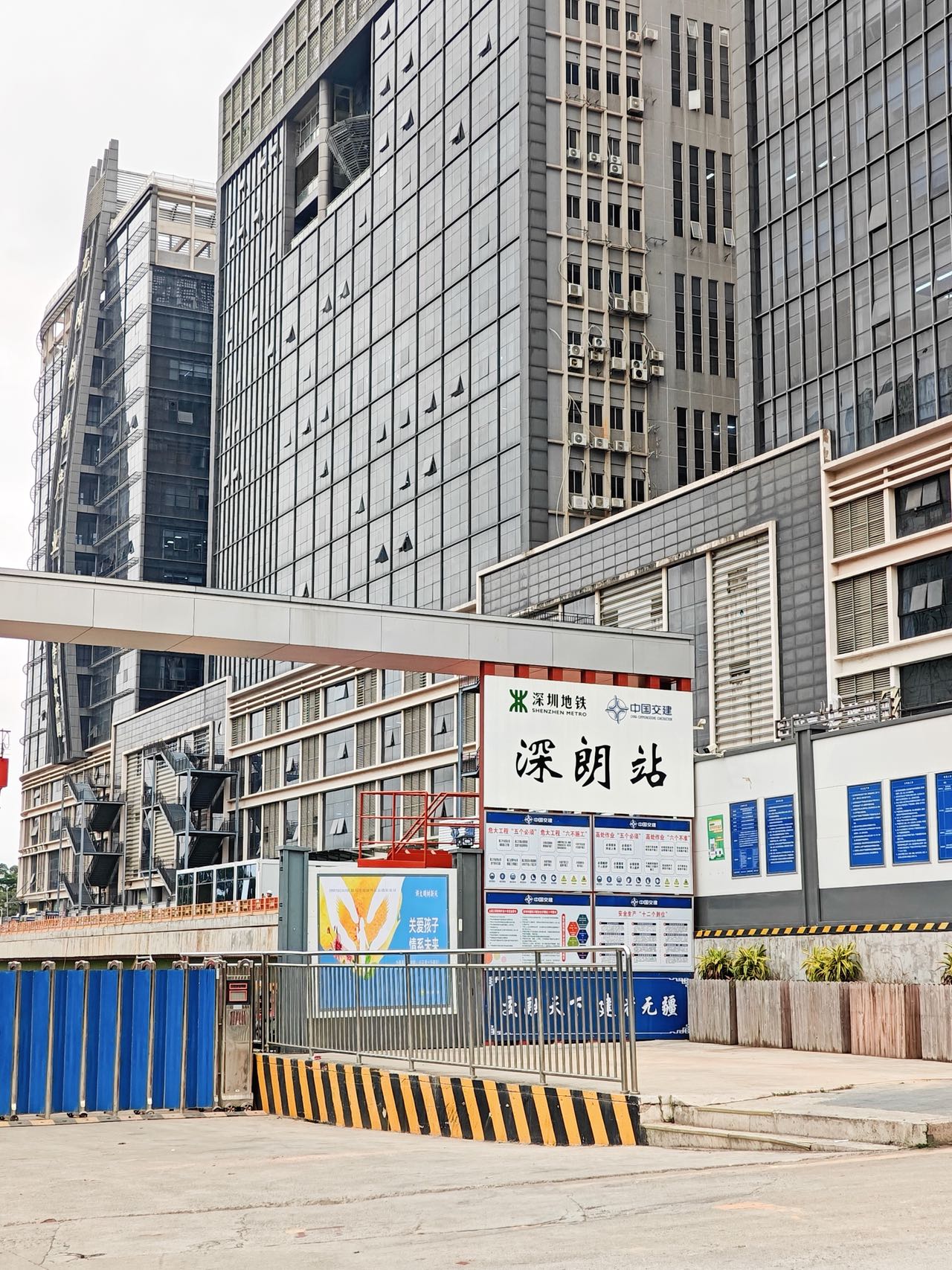 布吉大型小区统建房精装三房总价69.8万/套分期3&ndash;5年