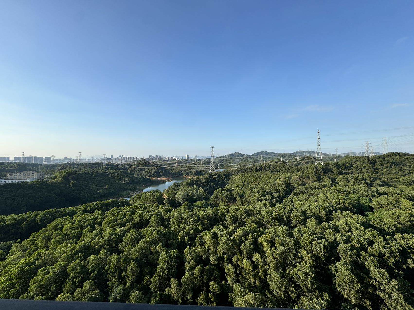 石岩依山傍水的村委统建楼原始二三房全款88万起可落深户