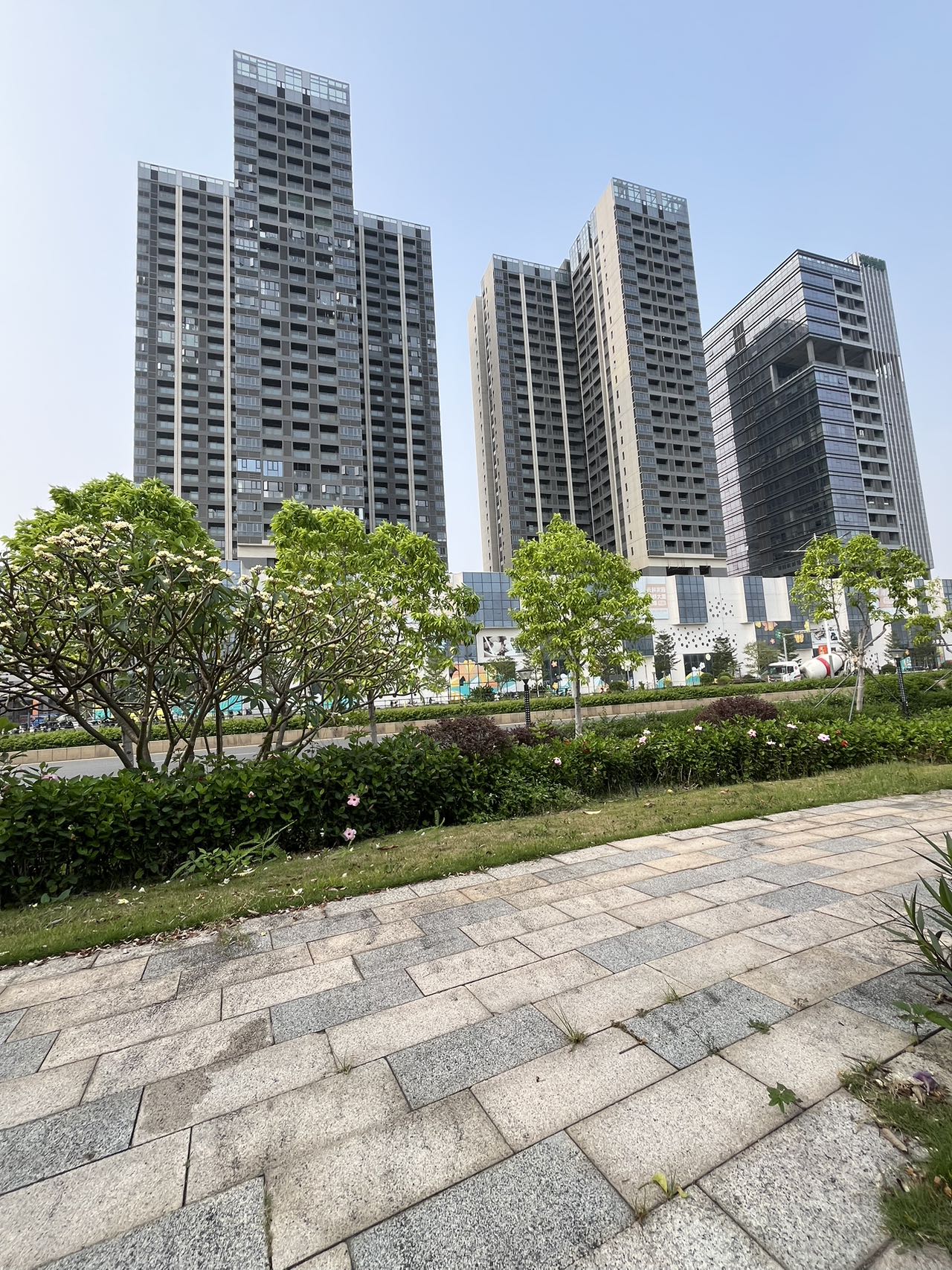 光明千户园林小区薯田埔地铁站500米,精装总价24.8万起首付12.8万，供1302元/月