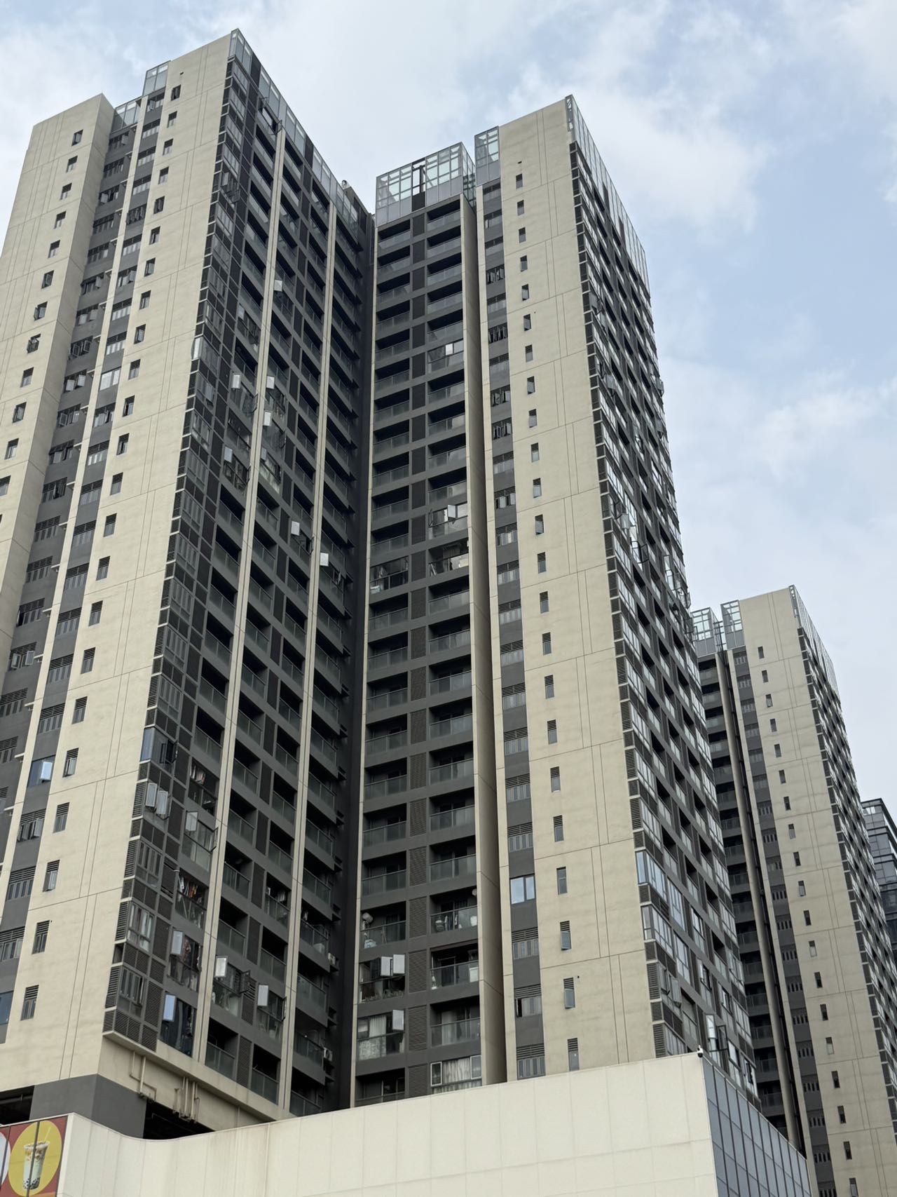 光明千户园林小区薯田埔地铁站500米,精装总价24.8万起首付12.8万，供1302元/月