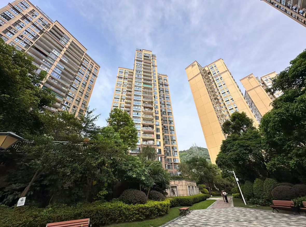 宝安统建楼中心最美小区可过户&middot;可落户&middot;民水民电楼下就是地铁口