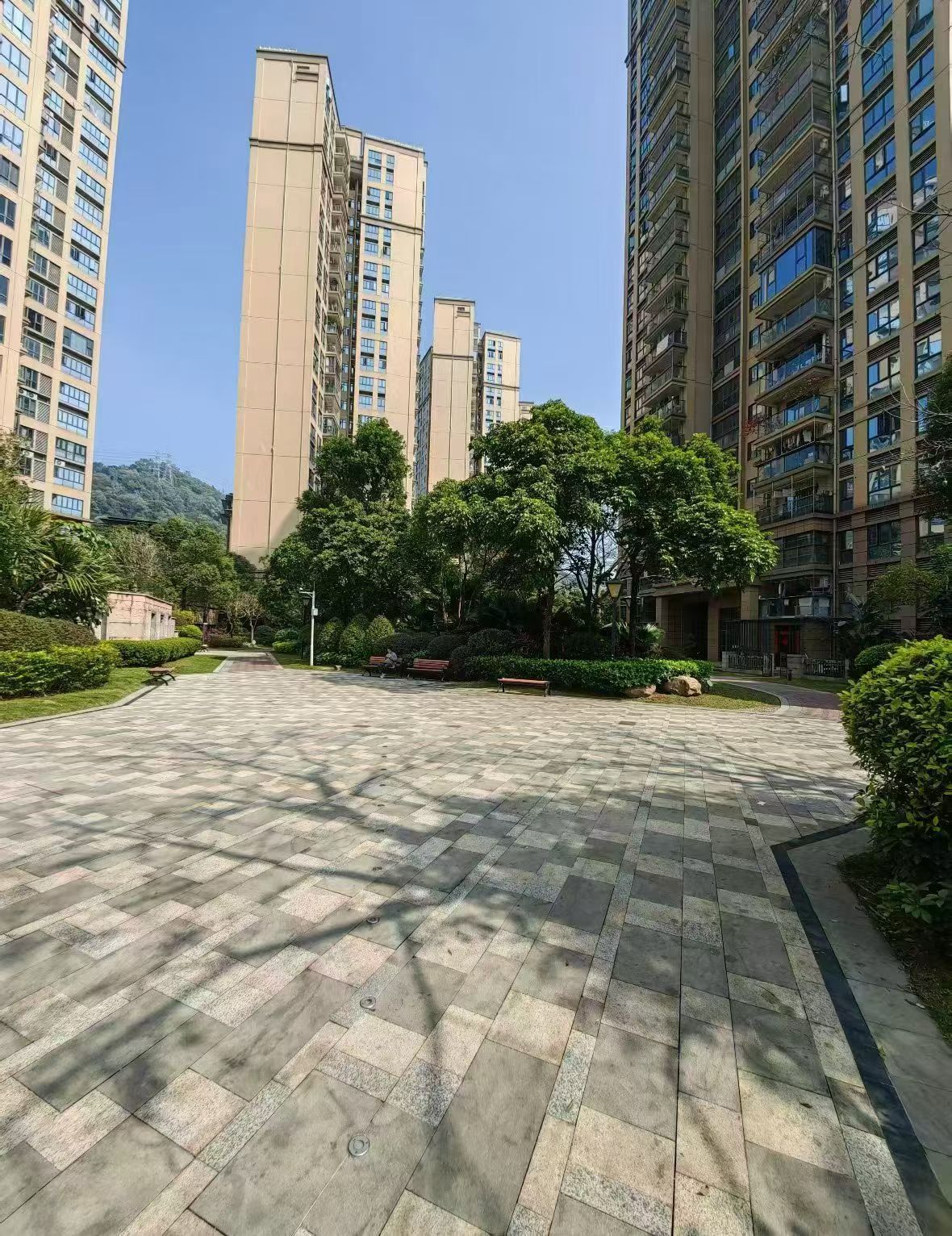 宝安统建楼中心最美小区可过户&middot;可落户&middot;民水民电楼下就是地铁口