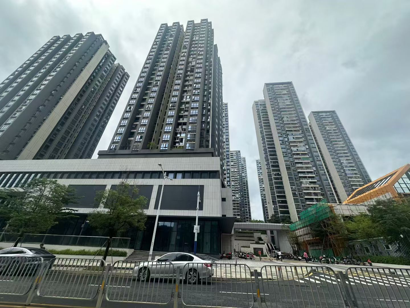 光明高铁站旁10栋高端统建房单价1.3万/平起自带幼儿园车位配套