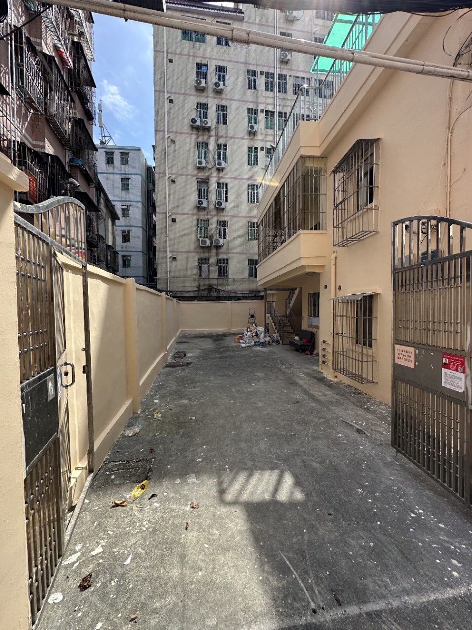 布吉老街带100平米超大私院三个天台花园总价仅498万