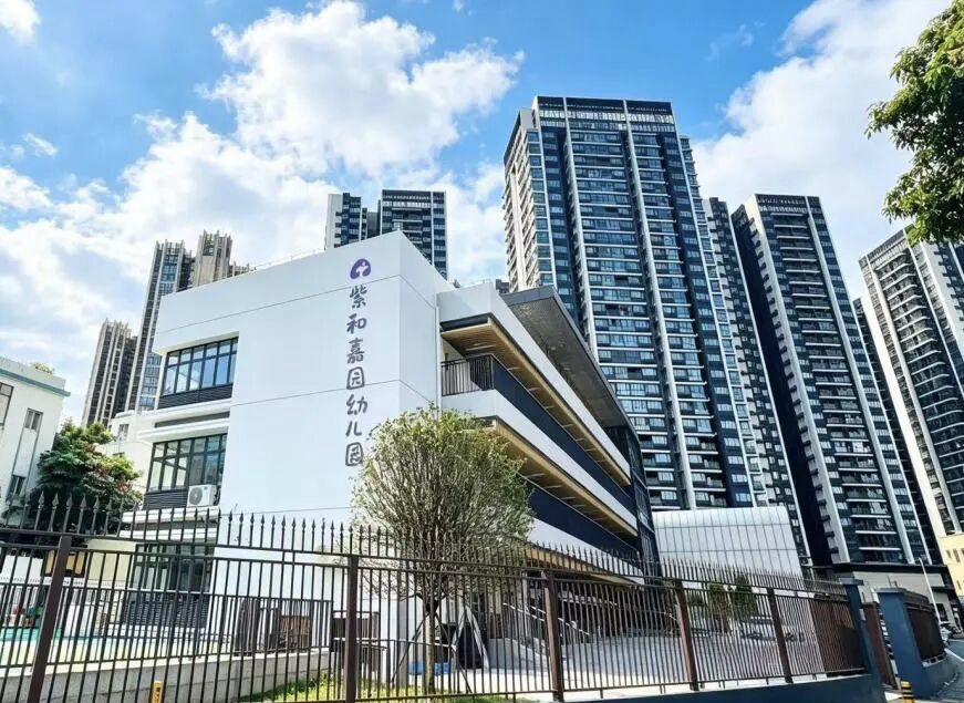 龙岗中心8栋花园70年小区两房65万三房88万地库车位超足陪游泳池幼儿园