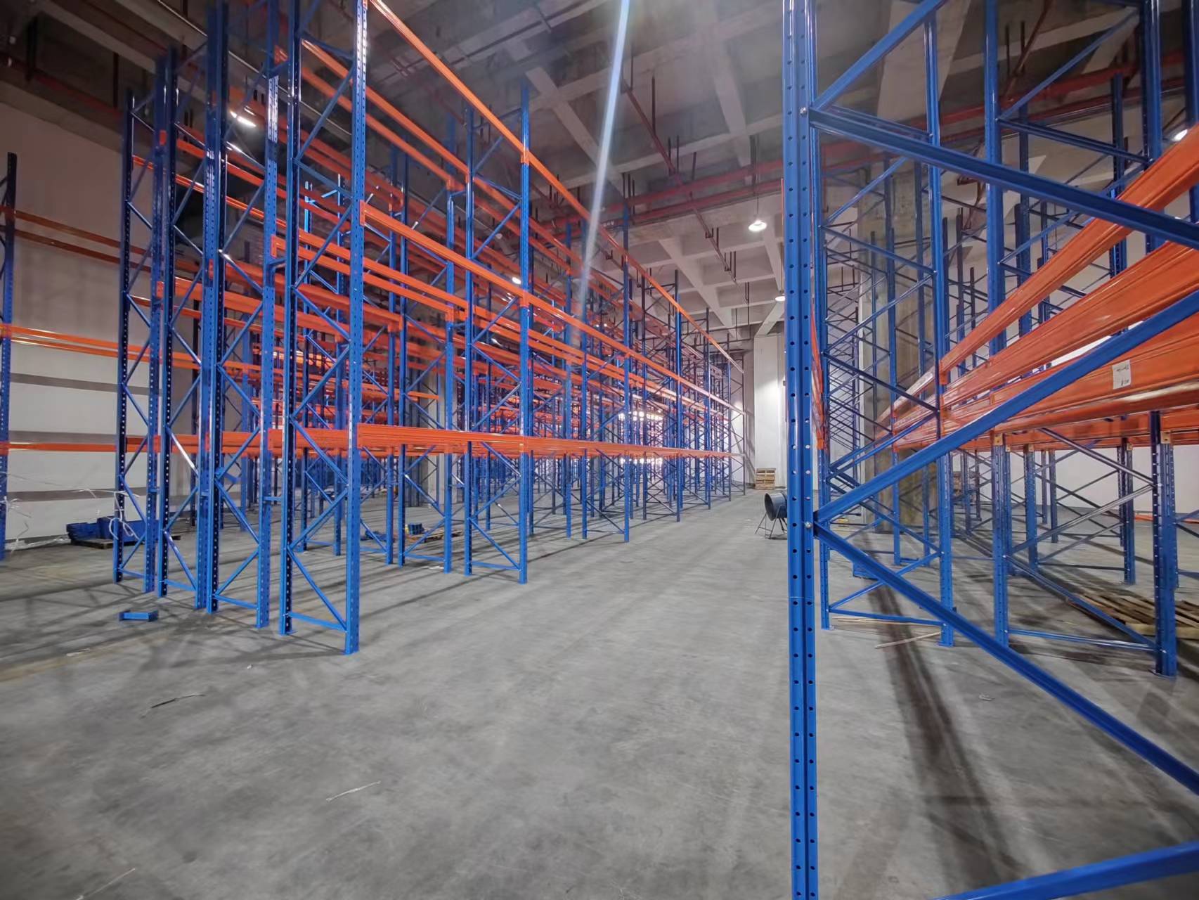 Double Deep Pallet Racking System: Maximizing Warehouse Storage Density