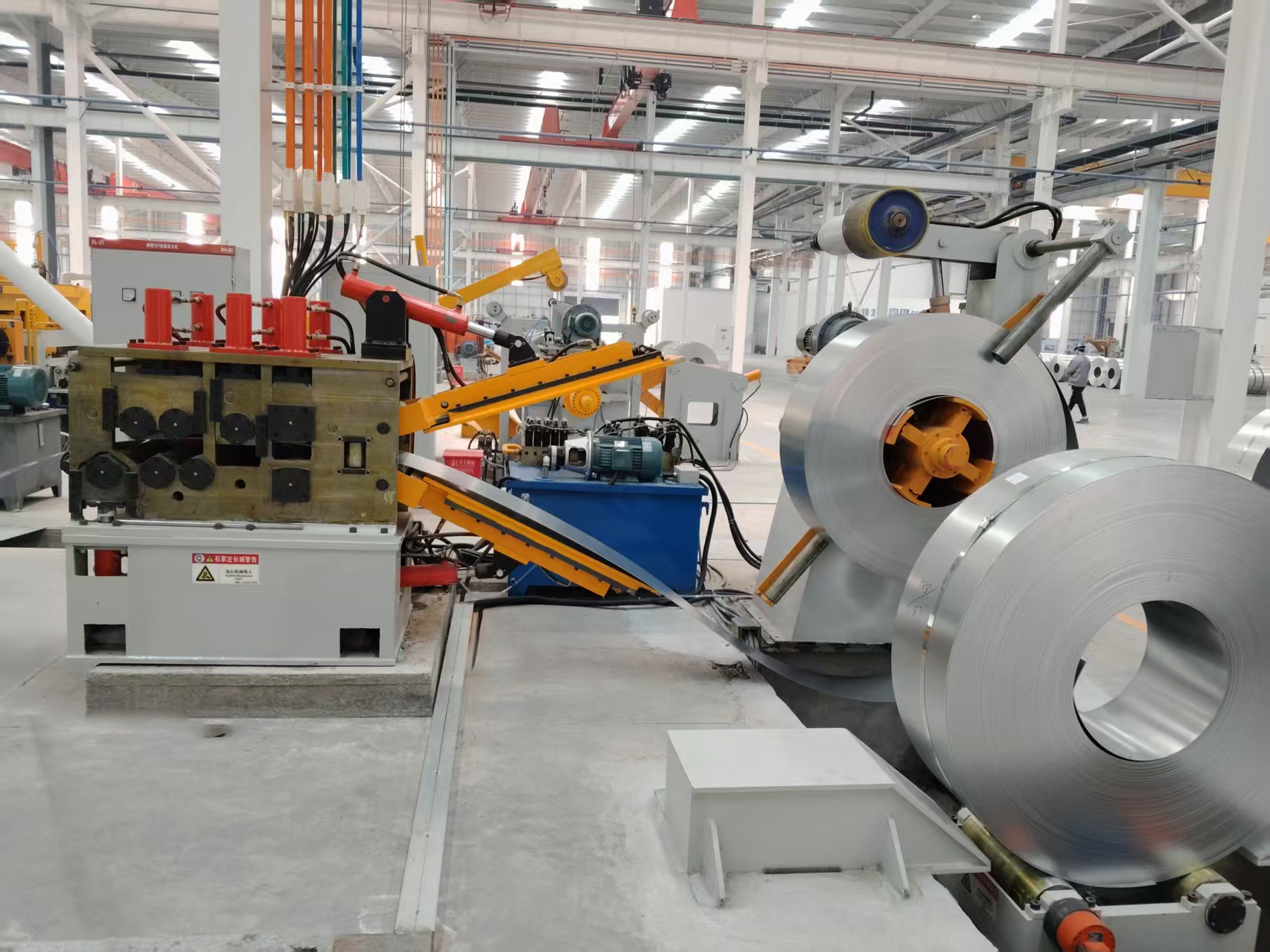 Pinch and leveling machine