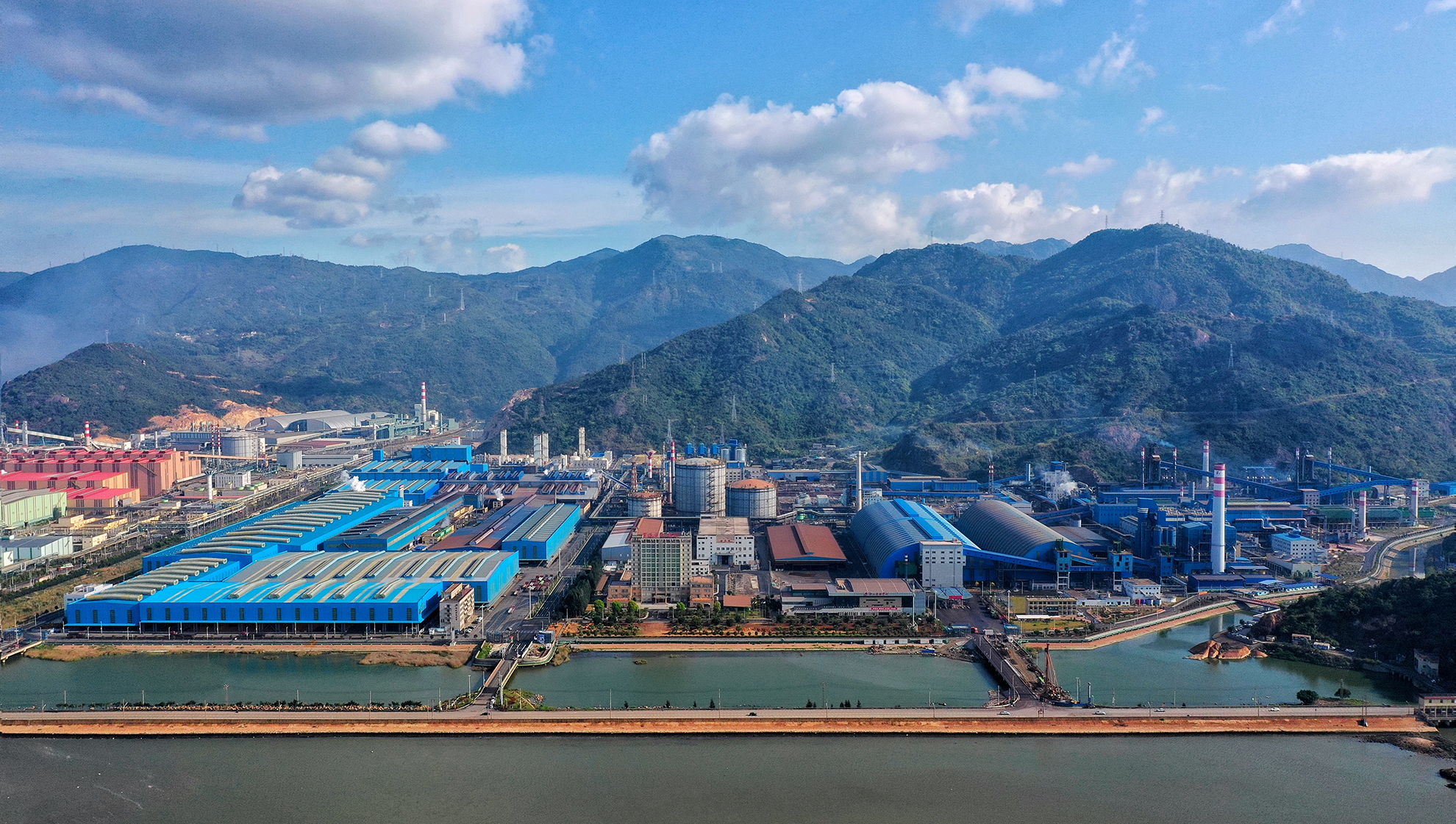 7 Key Benefits of Silica Fume and Fly Ash for Durable Concrete