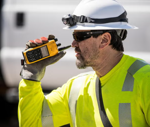 L3HARRISFAST. FORWARD XL Converge™ 185P Single-Band Portable Radio