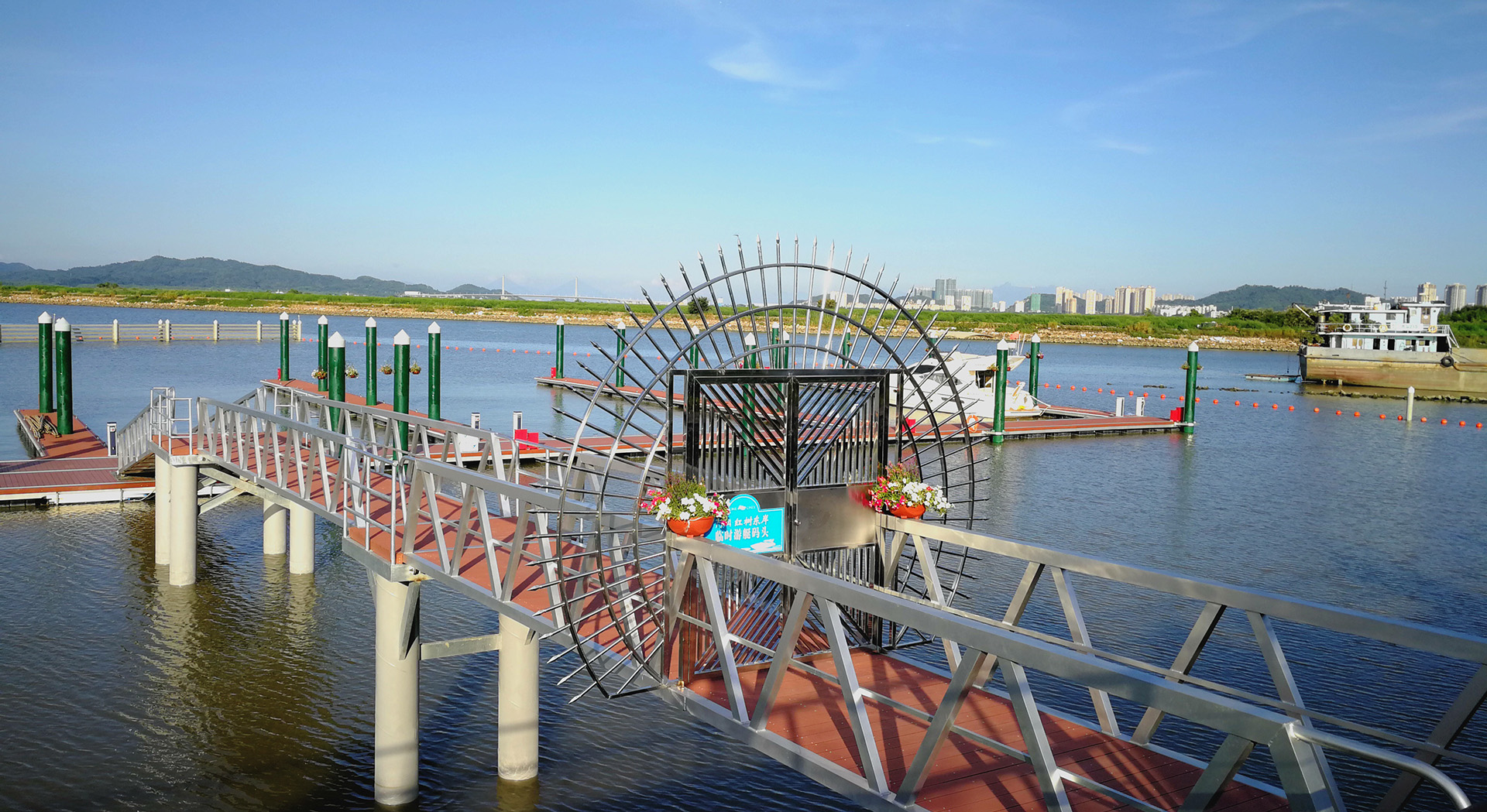 Customised Aluminium Bridge