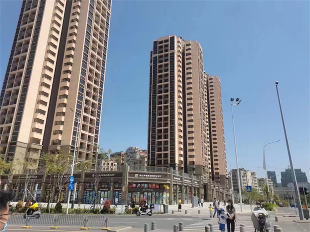 坂田全新一手统建楼新盘，三栋花园小区，地下停车场