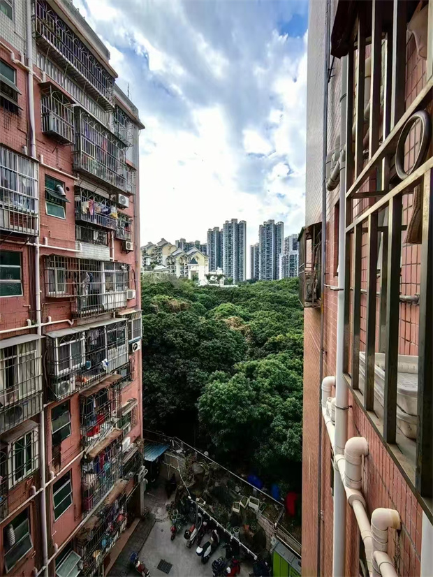 深圳南山小产权房，56平两房总价168万