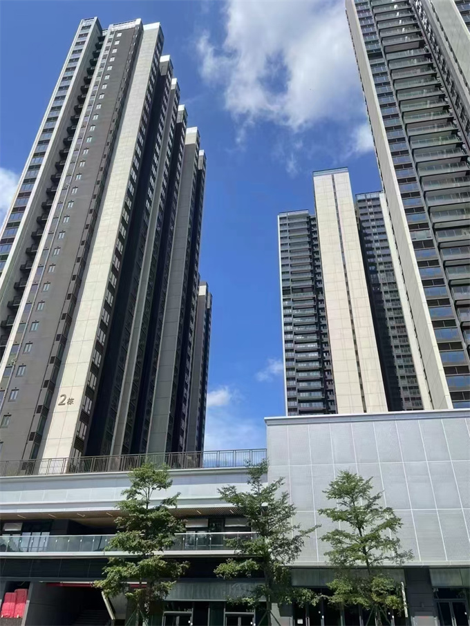 光明回迁房7栋1449户大型楼盘，单价14000元/㎡