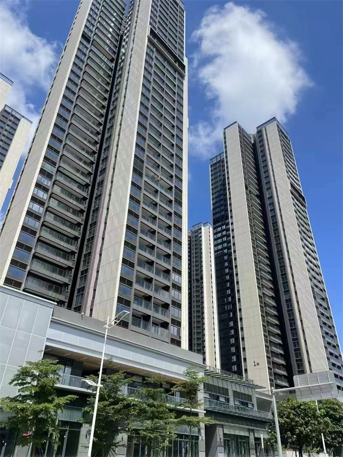 光明回迁房7栋1449户大型楼盘，单价14000元/㎡