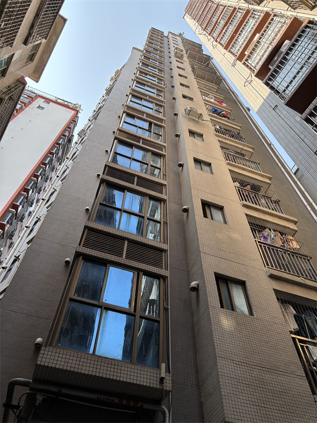 龙华龙胜地铁口统建楼，原始户型大三房99.8万/套