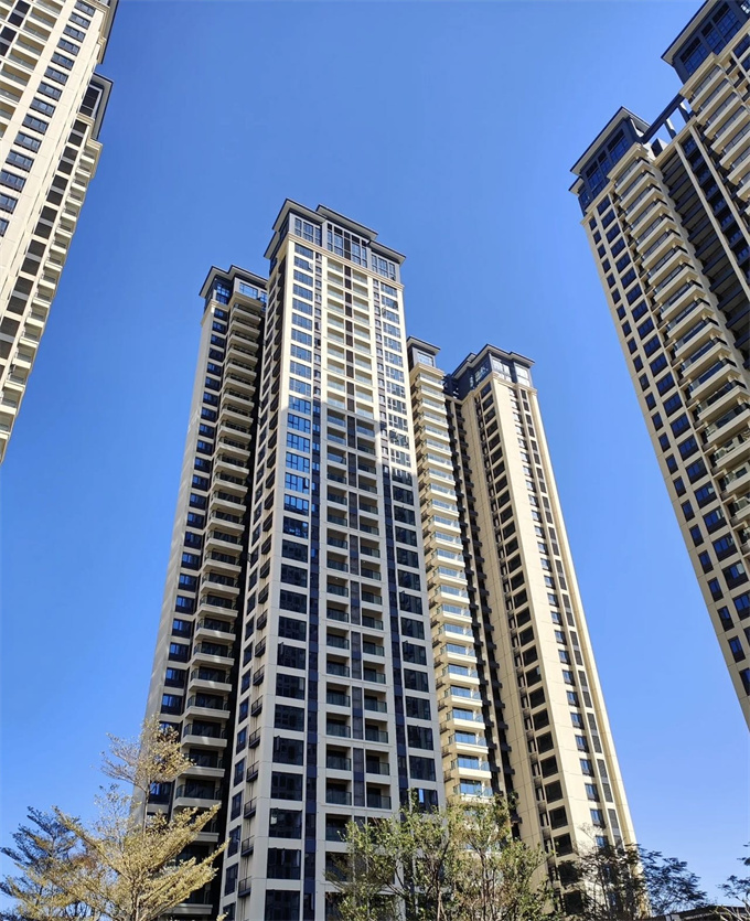 龙岗坪西地铁口六栋花园统建楼；精装两房总价88万起