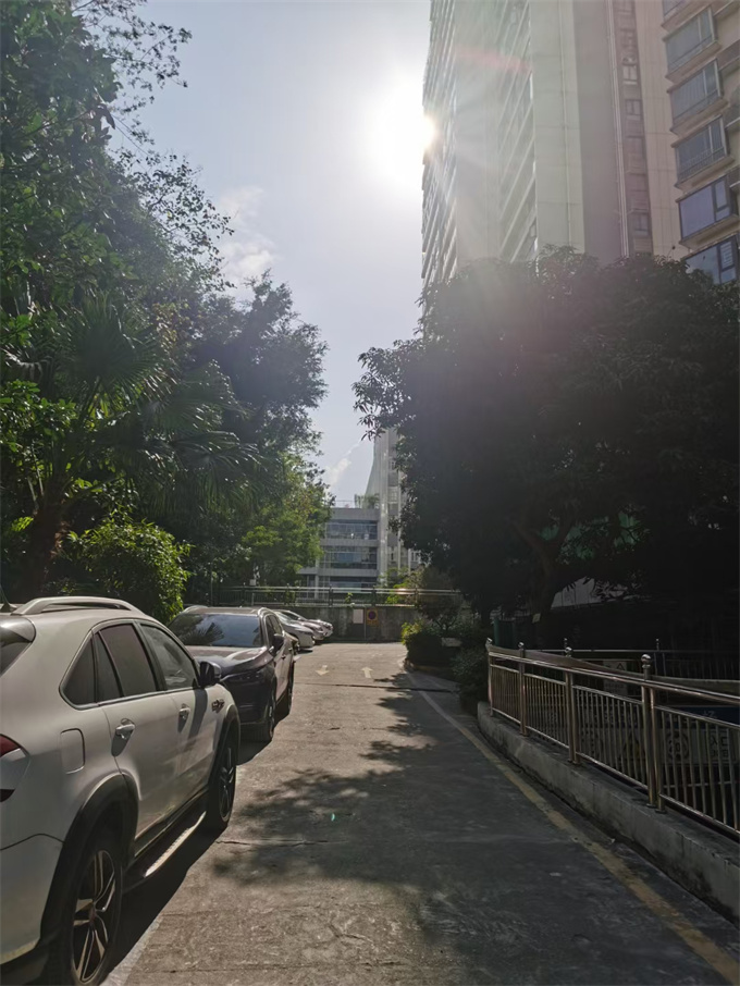 深圳华侨城旁小产权房；一房一厅59.8万，小区房/地下停车场