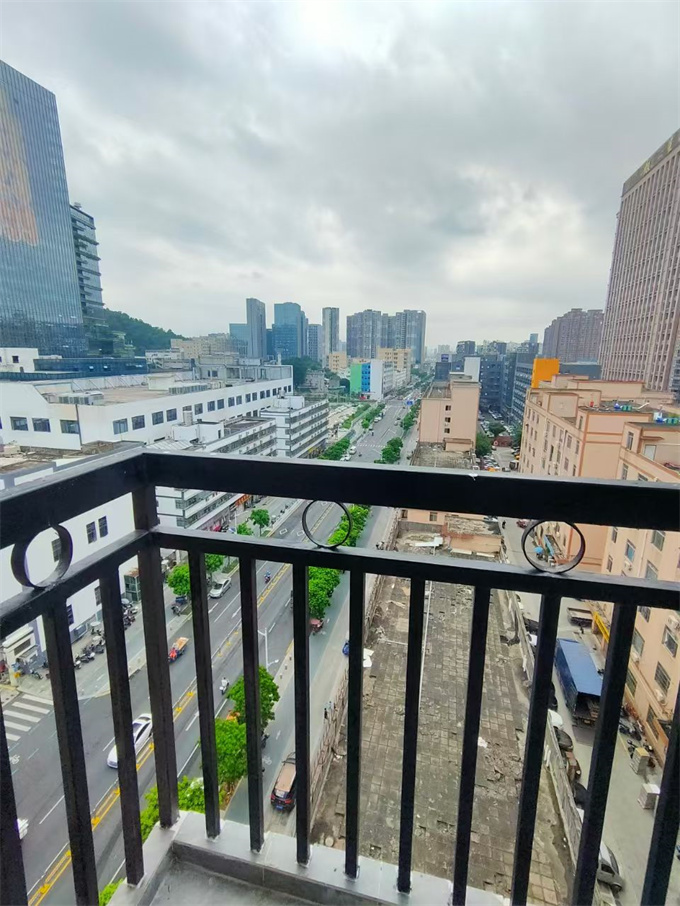 西乡地铁口两栋统建楼新盘，单价12000元/㎡