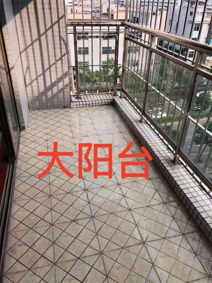 观澜两栋统建楼小区；11400元/平，原始居家户型