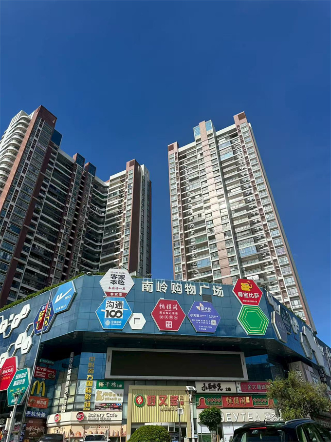 布吉南岭村小产权房新盘；两房总价58.8万/套，原始户型