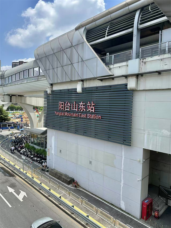 龙华大浪4栋统建小区；8800/平精装，地下停车场、可落户
