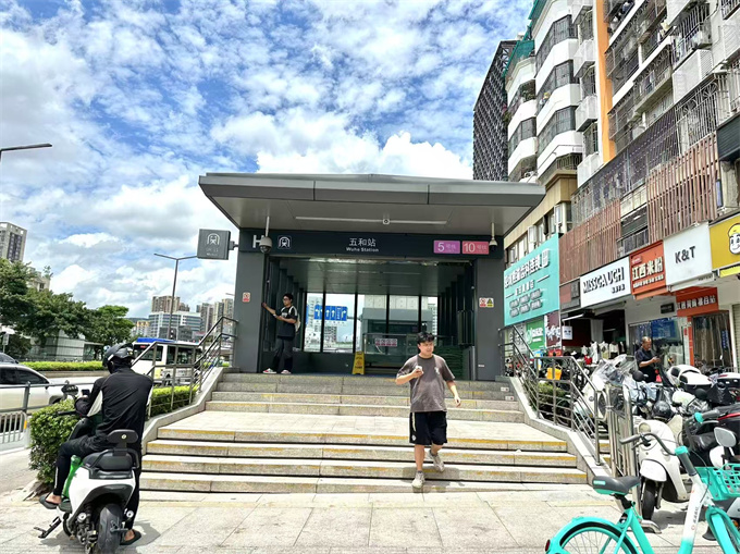 坂田最小产权房；三房总价49.8万/套起，地铁口物业