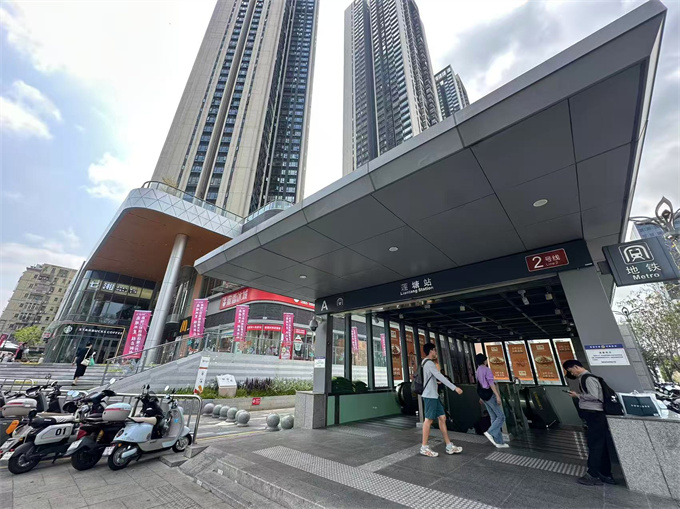 罗湖莲塘小产权房；精装一房总价36.8万/两房73.8万