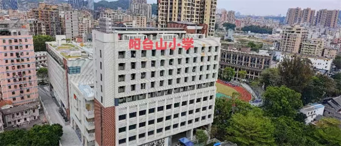 石岩中心区统建楼；9800元/平米，原始户型/地铁口物业