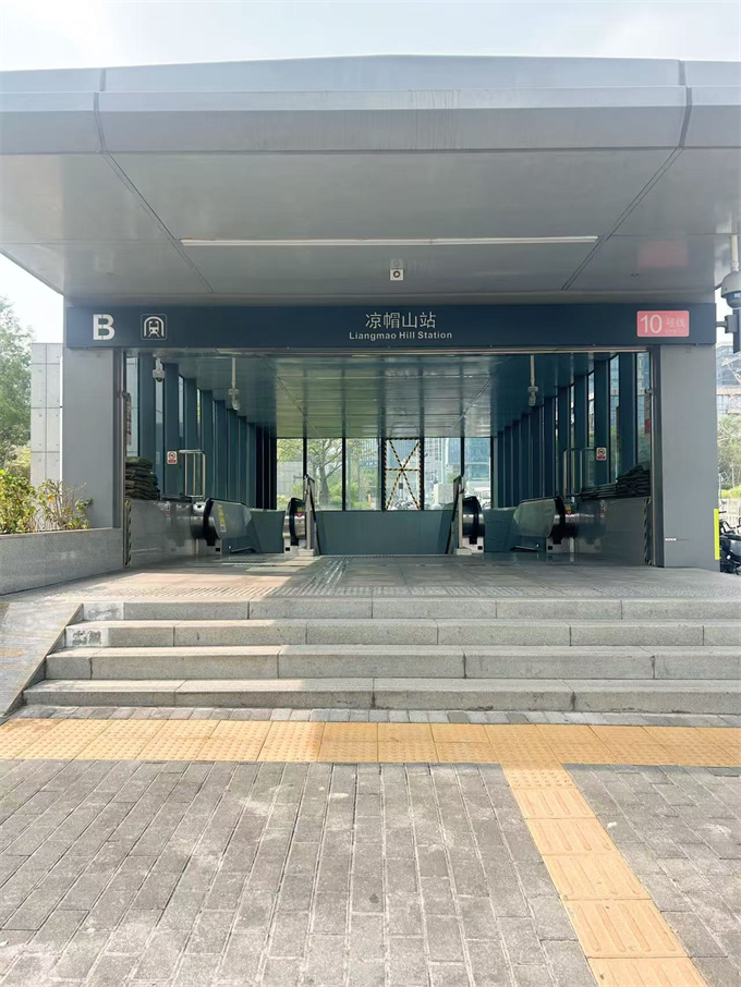 直降10万/套 布吉17栋大型统建楼，三房59.8万精装交付，10号线凉帽山地铁口