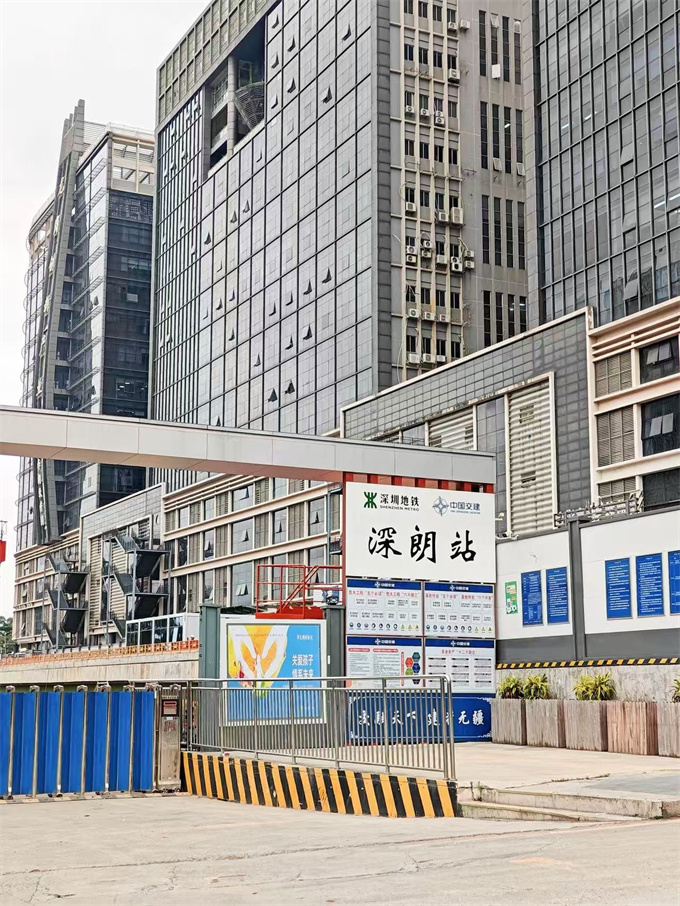 直降10万/套 布吉17栋大型统建楼，三房59.8万精装交付，10号线凉帽山地铁口