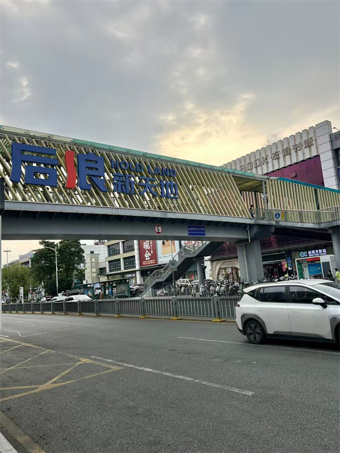 大浪华侨新村小产权；一房一厅39.8万/大两房68.8万，原始户型、通燃气