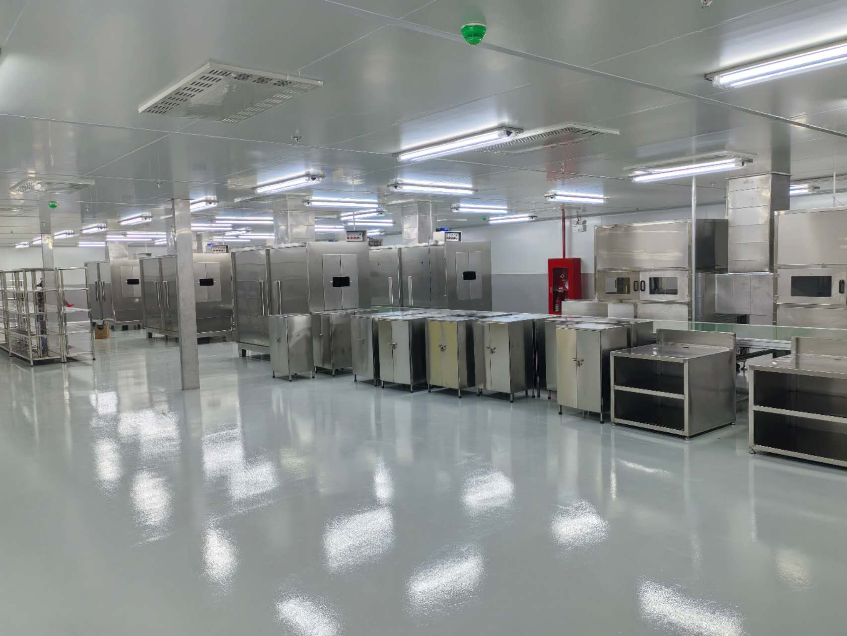 我司承建越南南部隆安省保税区工业园的万级净化车间顺利竣工