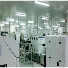 Which type of fire extinguisher should be used in cleanroom technology?